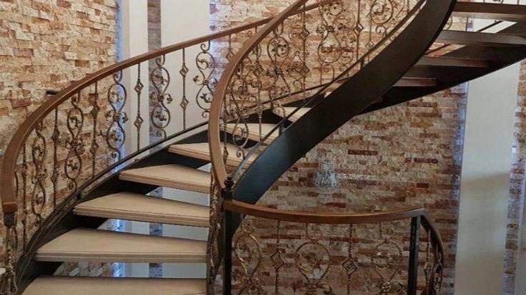 مزایا استفاده از پله های گرد در محیط های مختلف